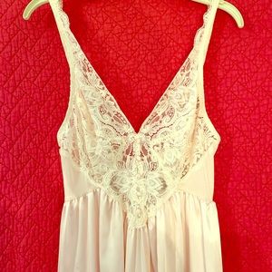 Nightgown, full-length.